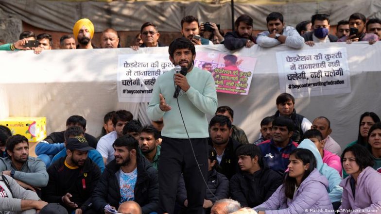 दिल्ली के पहलवान फिर से धरने पर क्यों बैठ गये हैं