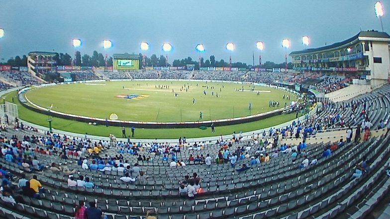 Ind vs Aus 1st ODI 2023, Mohali Weather &amp; Pitch Report:&nbsp;क्या मोहाली में भारत-ऑस्ट्रेलिया के बीच पहले वनडे&nbsp;में बार&zwj;िश डालेगी&nbsp;खलल? यहां जानें मैच&nbsp;से पहले जानें&nbsp;मौसम और पिच का मिजाज