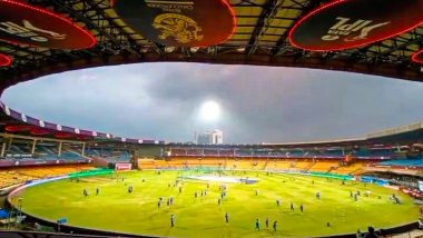 RCB vs RR, Bengaluru Weather, Rain Forecast and Pitch Report: क्या बैंगलोर में राजस्थान रॉयल्स और आरसीबी के बीच आज दोपहर की मैच में बारिश डालेगी खलल, जानें कैसी रहेगी एम चिन्नास्वामी क्रिकेट स्टेडियम में मौसम और पिच का हाल