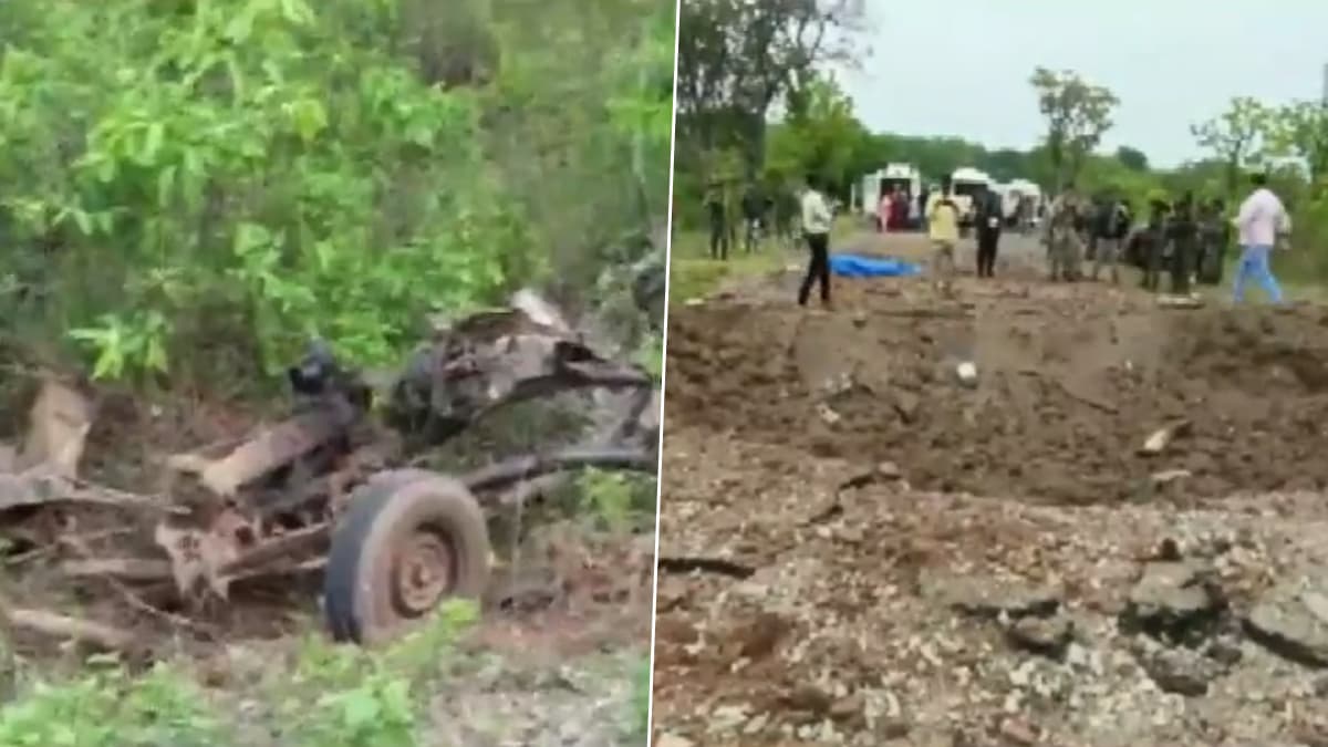 Dantewada Naxal Attack Spot Visual: जबरदस्त धमाके में उड़ गए थे जीप के परखच्चे, जमीन पर हुआ गहरा गड्ढा (Watch Video)
