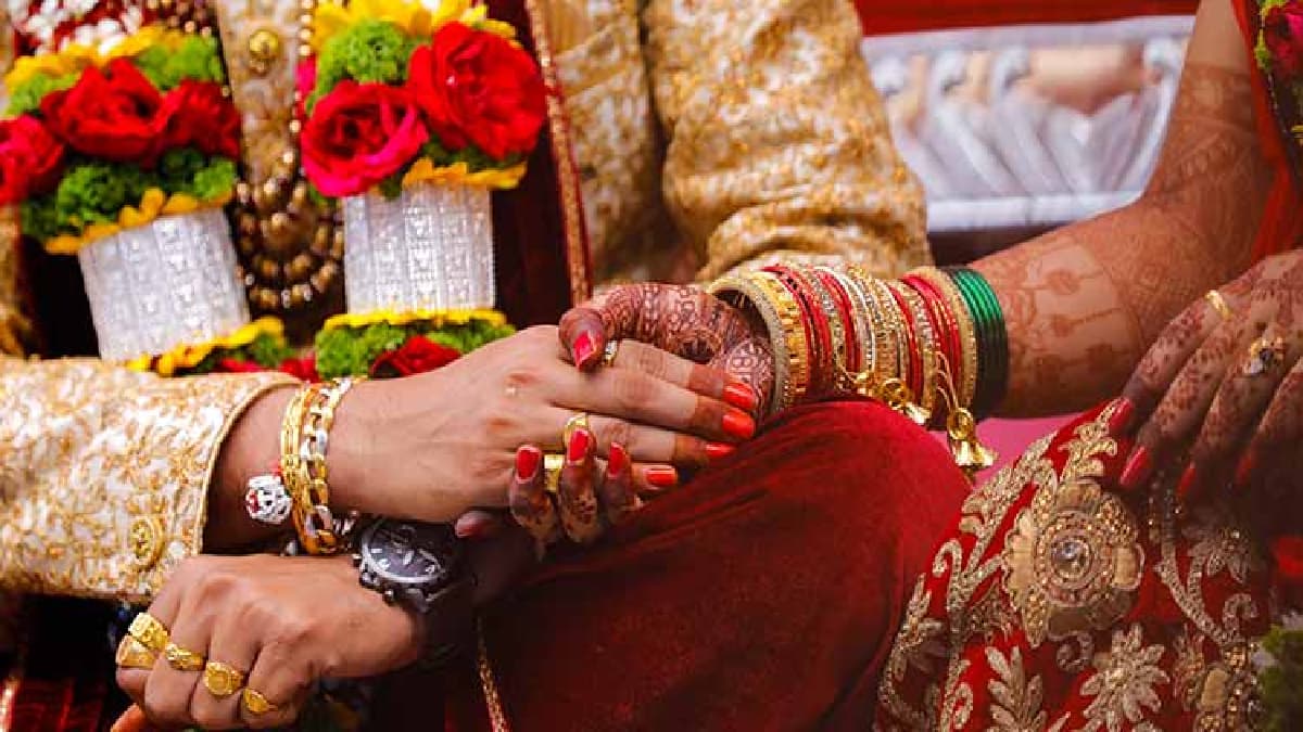 Ranchi Newly Married Wife: पति का दरियादिली, प्रेमी को सौंपी अपनी पत्नी, 20 दिन पहले ही हुई थी शादी
