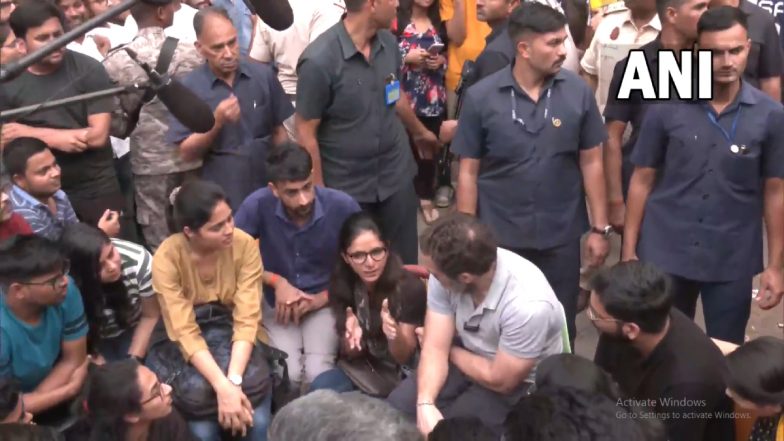 Rahul Gandhi Meets UPSC Aspirants: कांग्रेस नेता राहुल गांधी ने मुखर्जी नगर में UPSC अभ्यर्थियों से की मुलाकात, पूछा- कैसी चल रही है तैयारी?