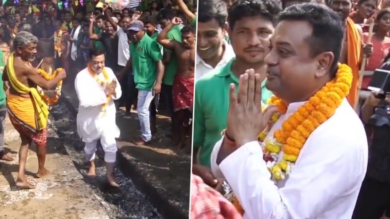 VIDEO: ओडिशा के पुरी में देवी पूजा में शामिल हुए संबित पात्रा, जलते हुए कोयले नंगे पैर चले बीजेपी प्रवक्ता