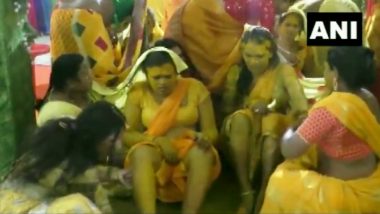 Unique Wedding: 5 ट्रांसजेंडरों ने अपने 'गुरु' से शादी की, VIDEO में देखें विवाह की पूरी रस्म