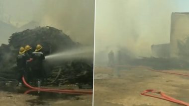 Ahmedabad Fire: अहमदाबाद के नरूल इलाके में फर्नीचर गोदाम में लगी आग, मौके पर दमकल की 17 गाड़ियां मौजूद (Video)