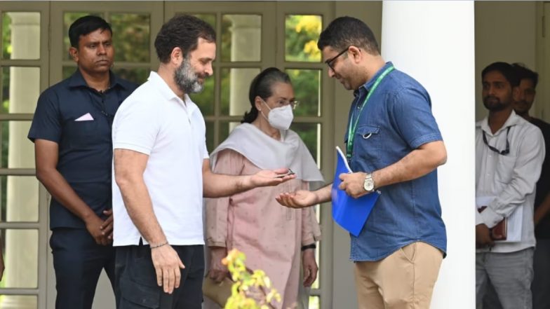 Maharashtra Politics: शिवसेना-NCP के बाद कांग्रेस में फूट का खतरा? शिंदे गुट के विधायक ने किया बड़ा दावा