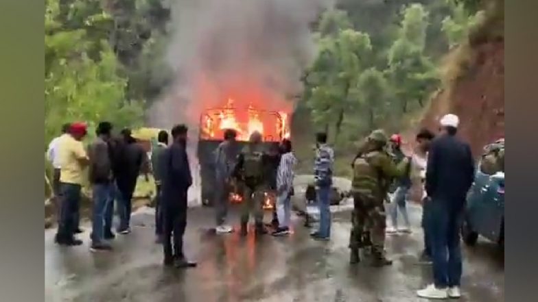 J&K: पुंछ में सेना की गाड़ी में लगी आग, हादसे में 4 जवान शहीद, दुर्घटना का VIDEO आया सामने