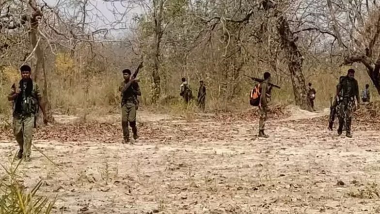 Jharkhand: राजधानी रांची में पांच माओवादियों ने सुरक्षा बलों के समक्ष किया आत्मसमर्पण