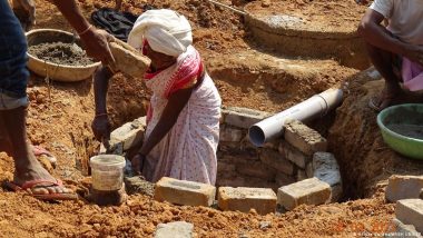 शौचालय के जरिए सम्मान की लड़ाई लड़ रहीं भारतीय महिलाएं