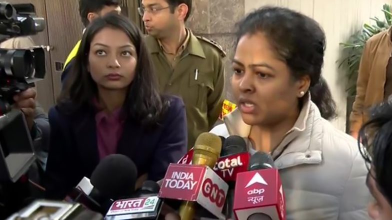 Bomb Threat to Delhi School: दिल्ली के पुष्प विहार स्थित अमृता स्कूल को बम से उड़ाने की धमकी भरा मिला मेल, जांच जारी