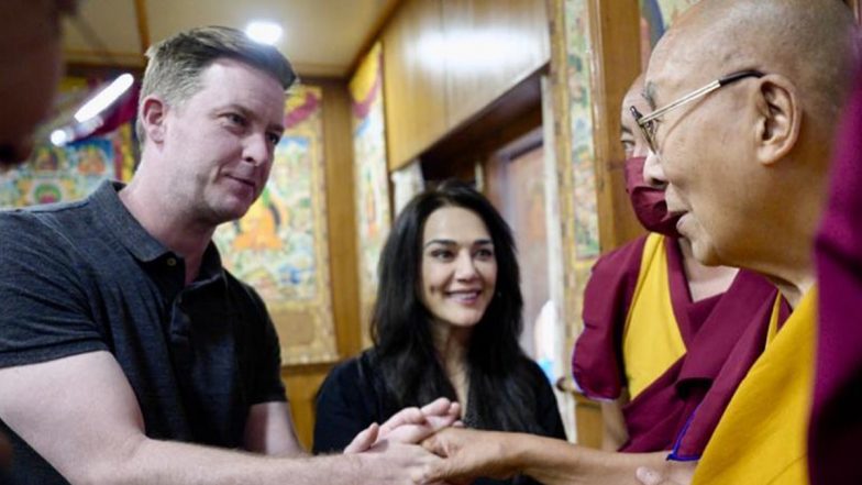 Preity Zinta ने अपने पति के साथ धर्मशाला में Dalai Lama से की मुलाकात, एक्ट्रेस ने सोशल मीडिया पर तस्वीरें शेयर करते हुए व्यक्त की खुशी (View Pics)