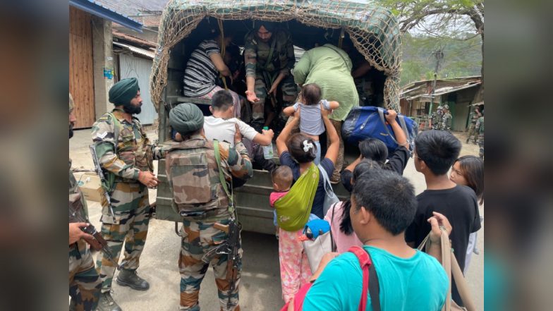 Manipur Violence: मणिपुर में 23 हजार लोगों ने सैन्य छावनियों में ली शरण, सेना के ड्रोन-हेलीकॉप्टर से रखी जा रही नजर