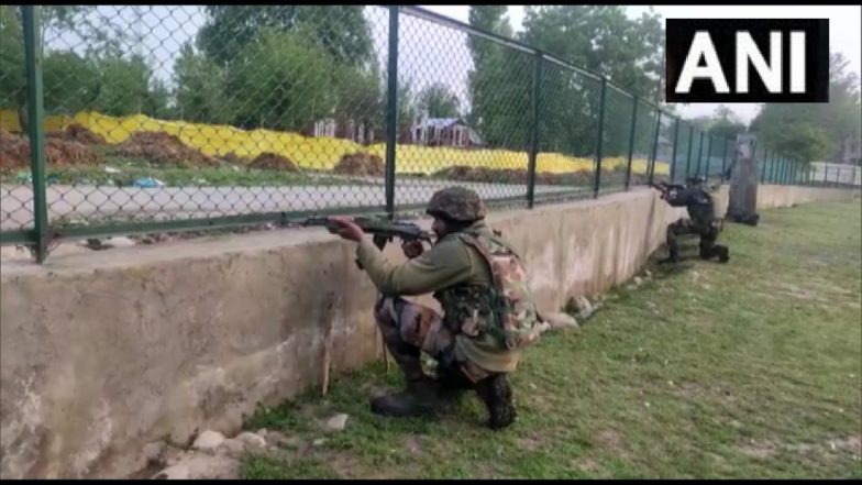J&K Encounter: जम्मू-कश्मीर के बारामूला में सेना और आतंकियों के बीच मुठभेड़, लश्कर का एक आतंकवादी मारा गया (Watch Video)
