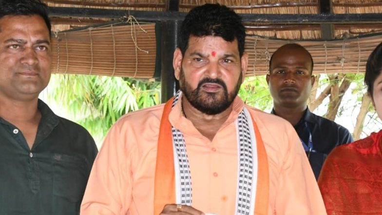 Brij Bhushan Sharan Singh Altercation With Woman Reporter:&nbsp;WFI प्रमुख बृज भूषण शरण सिंह की महिला रिपोर्टर से झड़प, सवाल पूछने पर तोड़ा&nbsp;माइक; देखें वीडियो वायरल