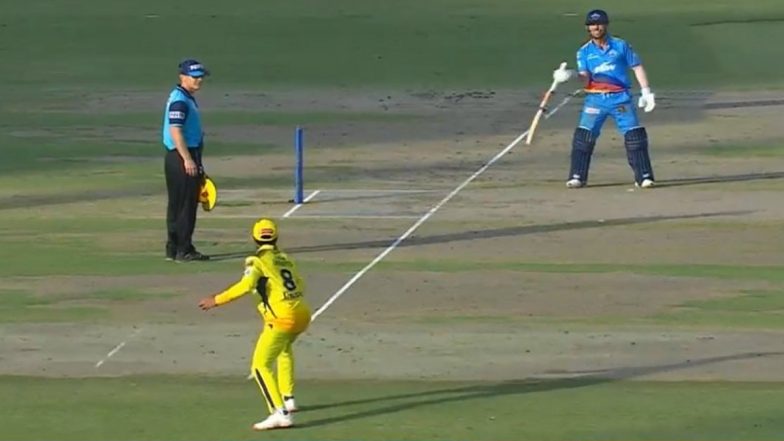 David Warner Imitates Ravindra Jadeja's Sword Celebration: सीएसके के खिलाफ मैच के दौरान डेविड वार्नर ने रवींद्र जडेजा की तलवारबाजी के अंदाज में  मनाया जश्न, देखें वीडियो