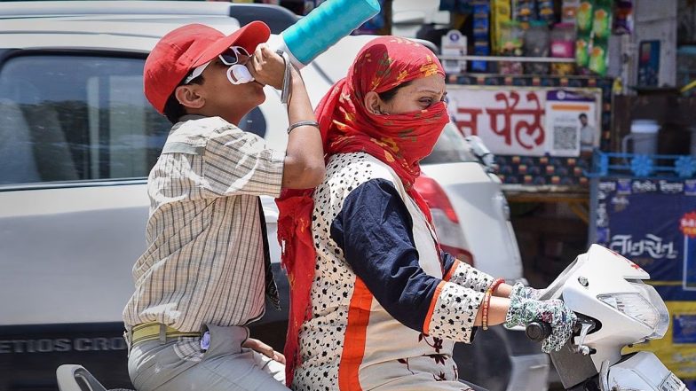 Heat wave in ​Maharashtra: महाराष्ट्र में मई की तपिश से लोग परेशान, 26 जिलों में तापमान 40 डिग्री से ज्यादा