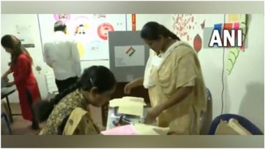 Karnataka Election 2023: कर्नाटक में 224 सीटों के लिए वोटिंग जारी, 2,613 उम्मीदवार मैदान में