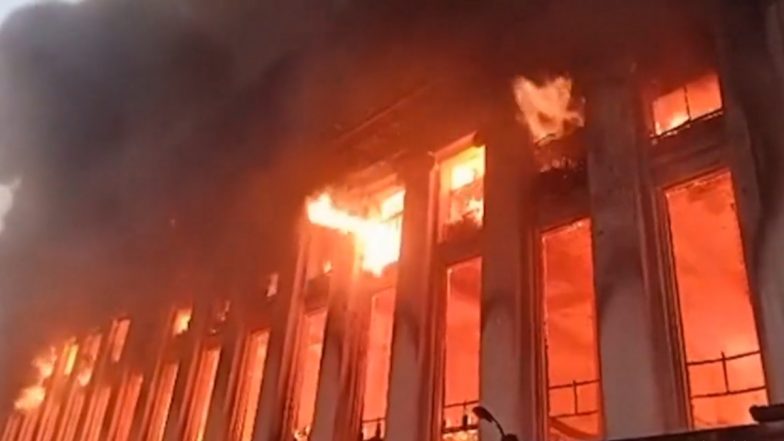 Fire at Manila Central Post Office Building: फिलीपींस की राजधानी मनीला में सेंट्रल पोस्ट ऑफिस में लगी भीषण आग, धू-धूकर जलती नजर आई बिल्डिंग- Video