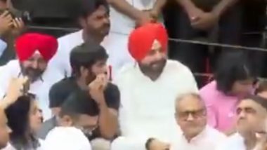 Wrestlers Protest: कांग्रेस नेता नवजोत सिंह सिद्धू जंतर-मंतर पहुंचे, प्रदर्शन कर रहे कुश्ती पहलवानों से मुलाकात की (Watch Video)