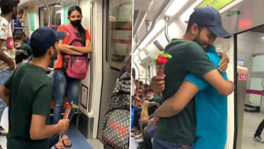 Delhi Metro Viral Video: मेट्रो ट्रेन का दरवाजा खुलते ही फूल देकर लड़के ने किया लड़के को प्रपोज़, वीडियो देख हैरान हुए लोग