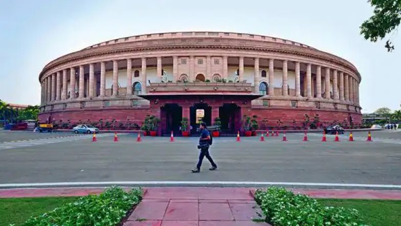 Delhi Ordinance Bill: दिल्ली अध्यादेश से जुड़ा बिल कल लोकसभा में किया जाएगा पेश, हंगामे के चलते आज पेश नहीं हो सका