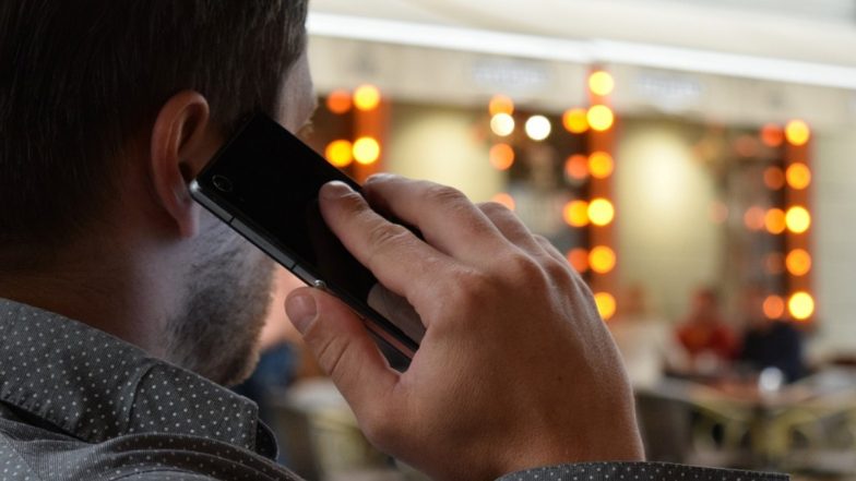 Research On Phone Calls and High Blood Pressure: हर सप्ताह 30 मिनट या उससे ज्यादा समय तक फोन पर बात करने से हो सकता है हाई ब्लड प्रेशर- रिपोर्ट
