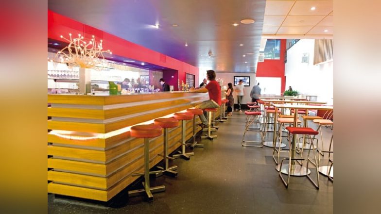 Bar in Office: गुरुग्राम के दफ्तरों में खुलेंगे बार, ऑफिस के दौरान पी सकेंगे शराब, सरकार ने बनाई नई पॉलिसी