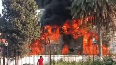 Video: इमरान खान की गिरफ्तारी पर भड़के समर्थकों ने रेडियो पाकिस्तान की इमारत में लगाई गई आग, पूरे मुल्क में धारा 144 लागू