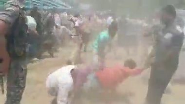 VIDEO: JDU नेता के यहां मटन पार्टी के दौरान बेकाबू हुई भीड़, कार्यकर्ताओं पर बरसी पुलिस की लाठी