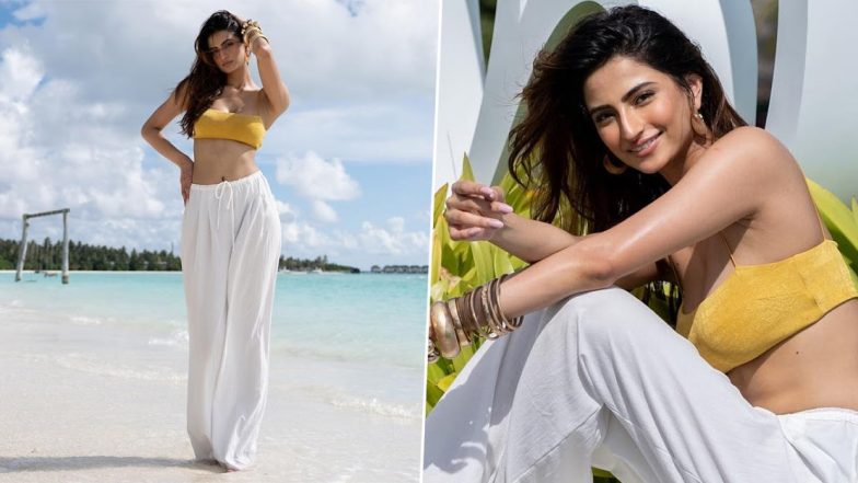 Palak Tiwari ने येलो ब्रालेट पहन समंदर किनारे लगाई आग, श्वेता तिवारी के हॉट फोटोशूट ने बढ़ाया पारा (View Pics)