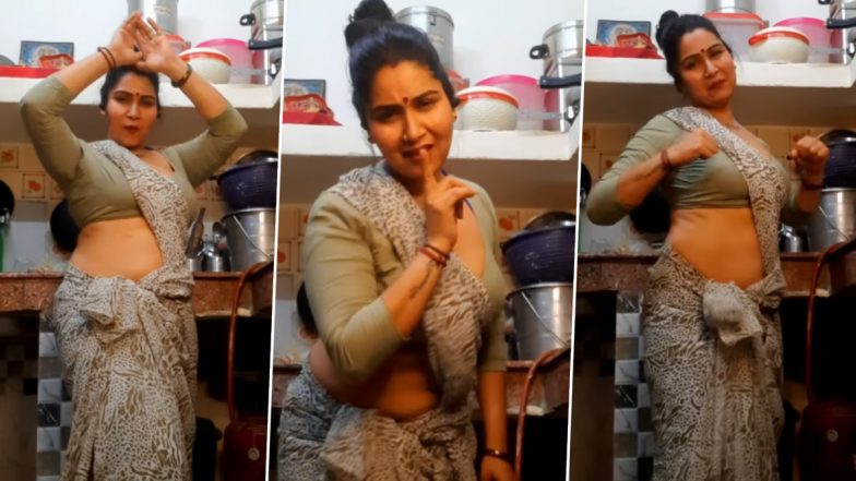 Desi Bhabhi Dance: किचन में खाना बनाते समय देसी भाभी ने लगाए जबरदस्त ठुमके, अपने डांस से लगाई आग