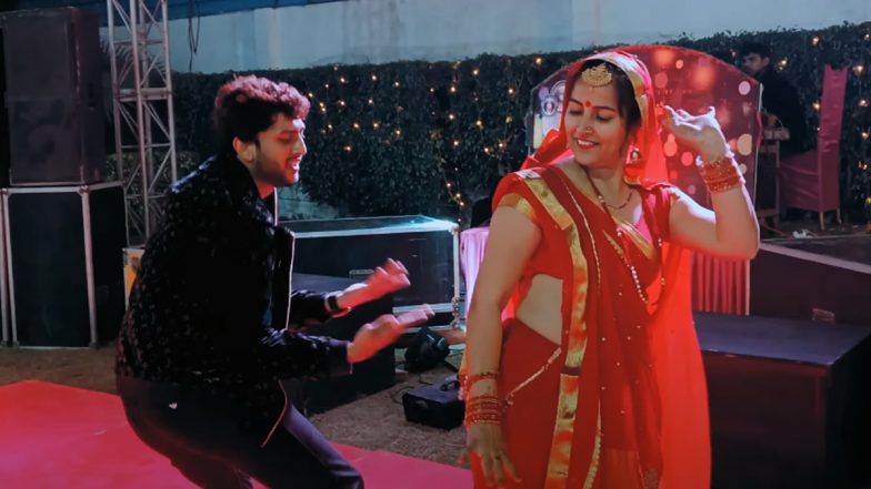 Desi Bhabhi Dance: देसी भाभी ने देवर के साथ लगाए जबरदस्त ठुमके, अपने डांस से लोगों को बनाया दीवाना