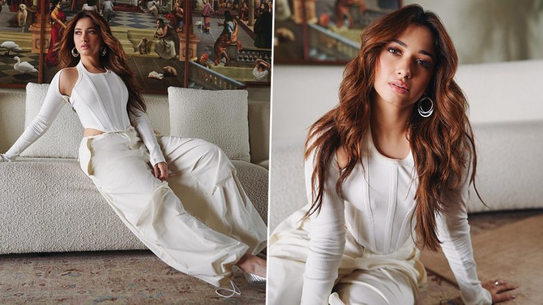 Tamannah Bhatia सिजलिंग व्हाइट आउटफिट पहन कराया हॉट फोटोशूट, यूजर्स के उड़े होश (Watch Video)