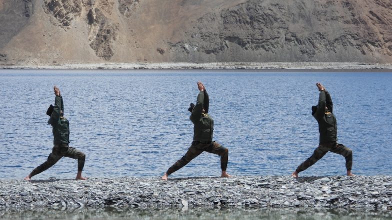 International Yoga Day 2023: दिल्ली से लेकर लद्दाख और सिक्किम तक सेना के जवानों ने किया योग- Photos and Videos