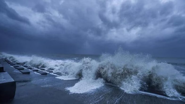 Cyclone Biparjoy: अत्यंत गंभीर चक्रवाती तूफान में बदला बिपरजॉय, गुजरात तट की ओर तेजी से बढ़ा साइक्लोन, मुंबई -केरल में भी दिख रहा असर