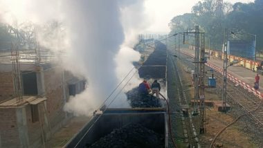 Fire in Goods Train: ओडिशा में बालुगांव स्टेशन पर मालगाड़ी में लगी आग, ट्रेन और प्लेटफॉर्म को पहुंचा नुकसान