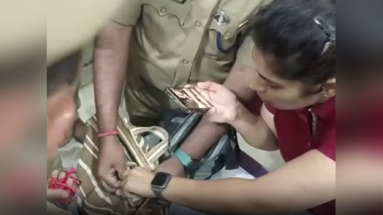 VIDEO: यूपी में पुलिस ही निकली चोर! सर्राफा कारोबारी से लूटा 50 KG चांदी, इंस्पेक्टर और दरोगा गिरफ्तार