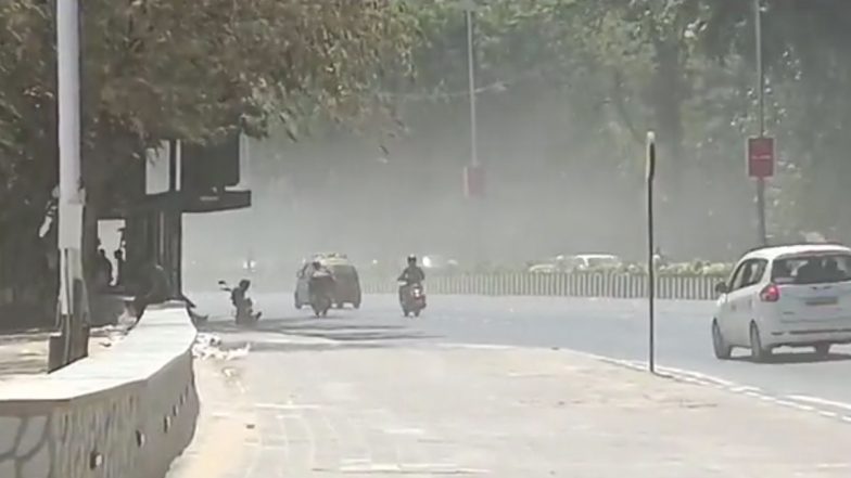 Cyclone Biporjoy In Mumbai Video: चक्रवात 'बिपरजॉय' का असर, गिरगांव चौपाटी में हवाओं की गति हुई बेहद तेज