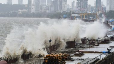 Tidal Waves in Mumbai: मुंबई में दिखा चक्रवाती तूफान का असर, बिपरजोय के कारण समुद्र में उठीं ऊंची लहरें