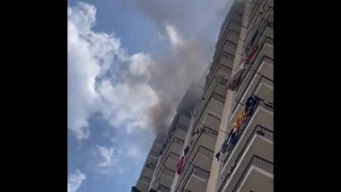 Noida Fire Video: नोएडा एक्सटेंशन की पंचशील ग्रीन्स 1 सोसायटी में लगी आग, काबू पाने की कोशिश जारी