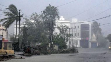 Cyclone Biparjoy: गुजरात में तबाही मचाने के बाद अब राजस्थान की ओर बढ़ा बिपरजॉय, दिल्ली-यूपी समेत इन राज्यों में भी दिखेगा असर