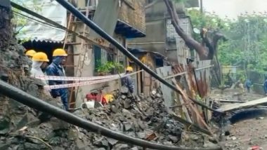 Wall Collapse In Thane: मुंबई से सटे ठाणे में बड़ा हादसा टला, बारिश के चलते 40 फुट लंबी दीवार गिरी, कोई हताहत नहीं- Video