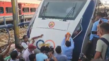 Vande Bharat Express First Trial Run: खुशखबरी! वंदे भारत एक्सप्रेस का पहला ट्रायल पटना और रांची के बीच शुरू, लोगों का सफ़र होगा आसान (VIDEO)