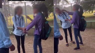 Girls Fight For BF: बॉयफ्रेंड के लिए आपस में भिड़ गई दो लड़कियां, मैसेज भेजने को लेकर हुई मारपीट, VIDEO वायरल