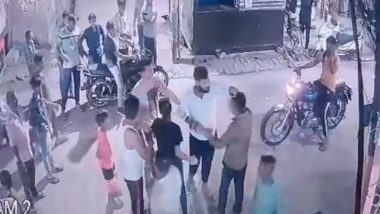 Viral Video: गाजियाबाद में बीच सड़क पर भाई-बहन को पीटा, वीडियो वायरल होने के बाद एक्शन में पुलिस