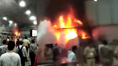 Fire Inside Kolkata Airport: कोलकता एयरपोर्ट पर लगी भीषण आग, उठती दिखीं तेज लपटें, VIDEO आया सामने