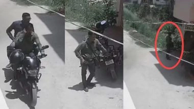 VIDEO: सेल्समैन बनकर आए दो बदमाश, स्प्रे मारकर किया बेहोश, दिनदहाड़े घर में घुसकर लूटा