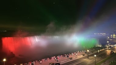 Niagara Falls Lit Up in Tricolour: पीएम मोदी के स्वागत में तिरंगे रंग में जगमगाया नियाग्रा फॉल्स, देखें आतिशबाजी का VIDEO