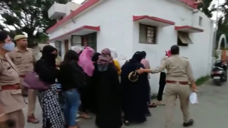 UP: सहारनपुर में 15 स्पा सेंटरों पर छापा, मसाज के नाम जिस्मफरोशी का धंधा, 45 युवक-युवतियां हिरासत में