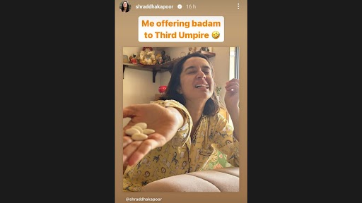 Shraddha Kapoor: IND vs AUS WTC 2023 Final के दौरान तीसरे अंपायर के निर्णय पर श्रद्धा कपूर ने कसा तंज, पेश की 'बादाम' (View Pic)